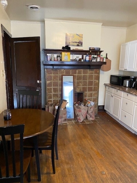 Kitchen\common area - 252 Semple St