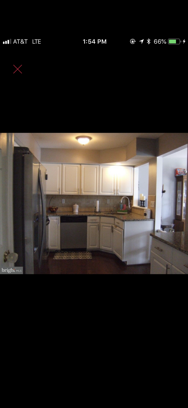 Foto del edificio - 4078 Laurel Ln