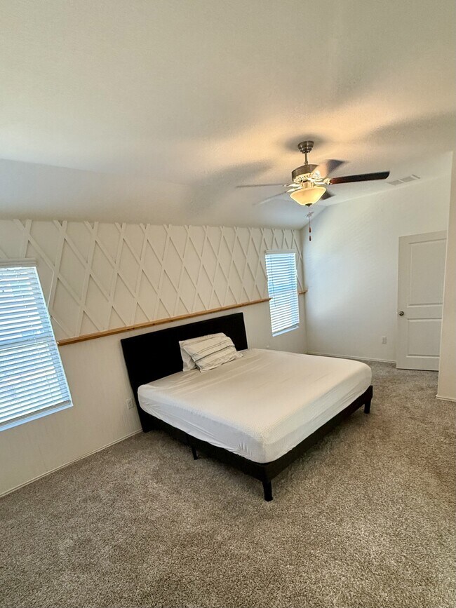 Building Photo - 3908 Ignacio Dr