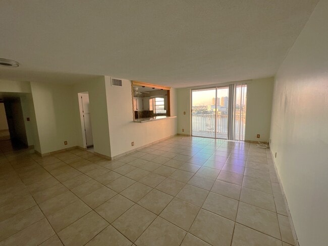 Building Photo - 137 Golden Isles Dr