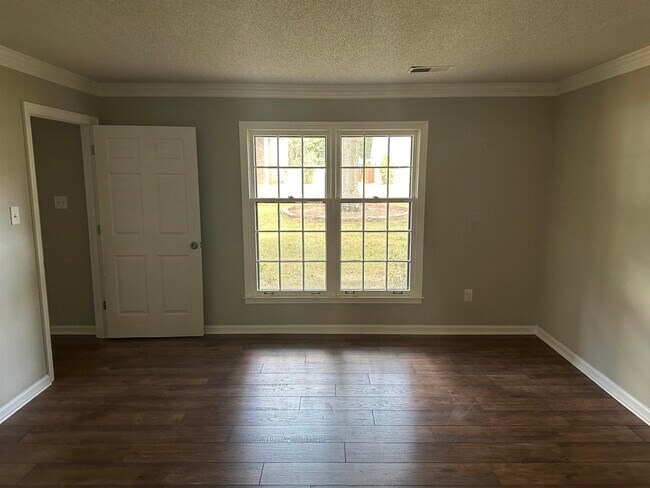Building Photo - 8177 Kimbrook Dr