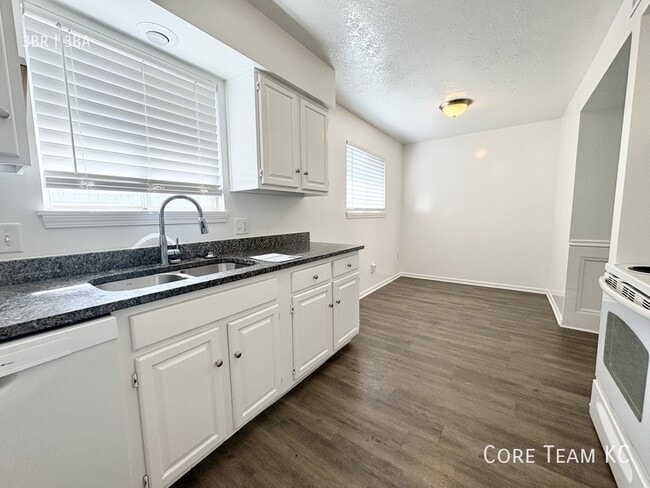 Building Photo - 4420 Jarboe St