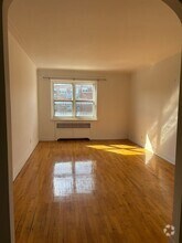 Building Photo - 5805 Côte Saint Luc Rd