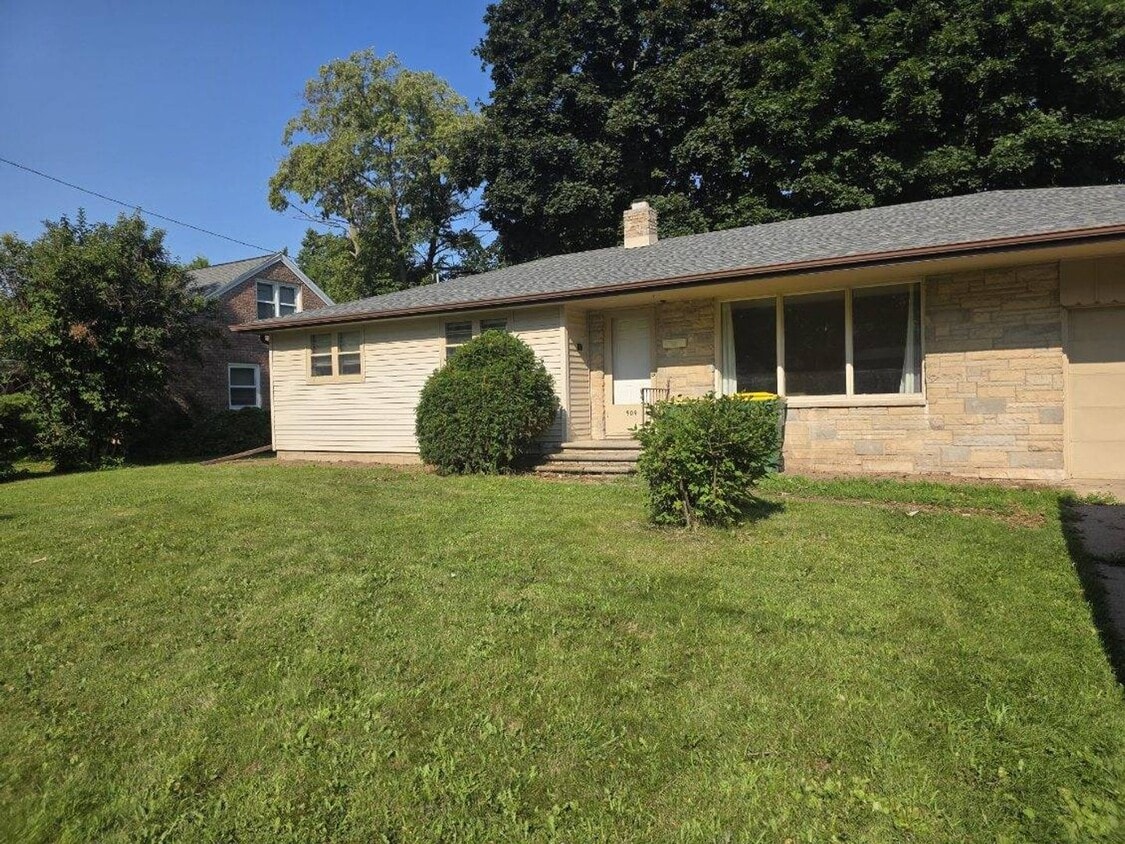Primary Photo - 509 N Fisk St