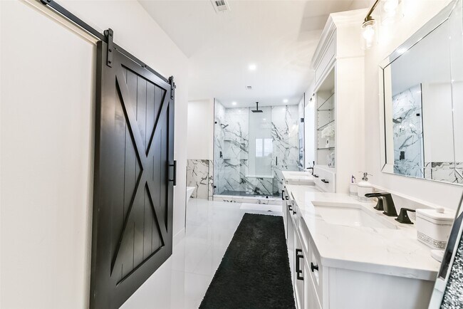 Foto del edificio - 1322 Blackthorne Dr