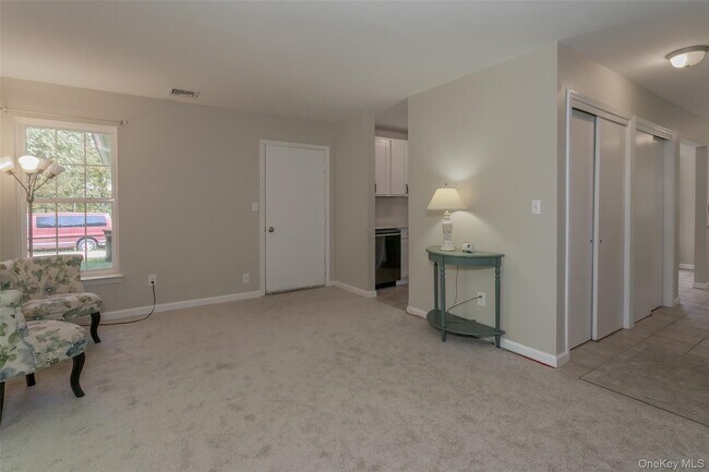 Building Photo - 423 Kings Hwy