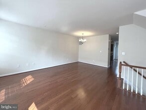 Building Photo - 1009 Red Clover Rd