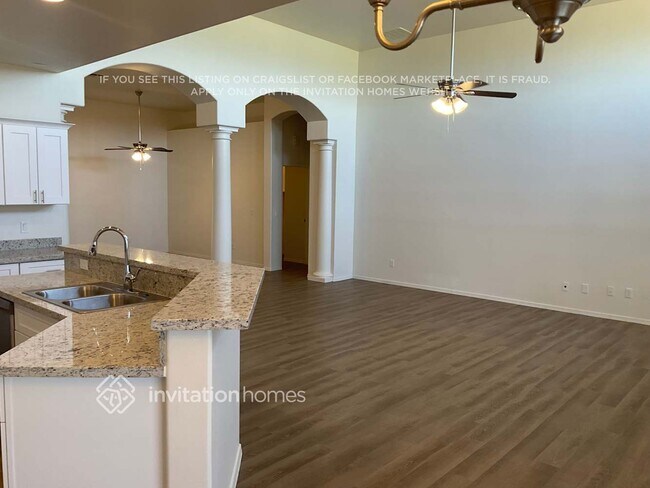 Foto del edificio - 8620 S 10th Ln