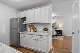 Building Photo - Christopher Crossing