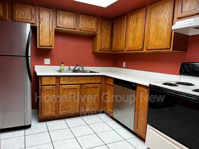 Foto del edificio - 939 Country Club Dr SE