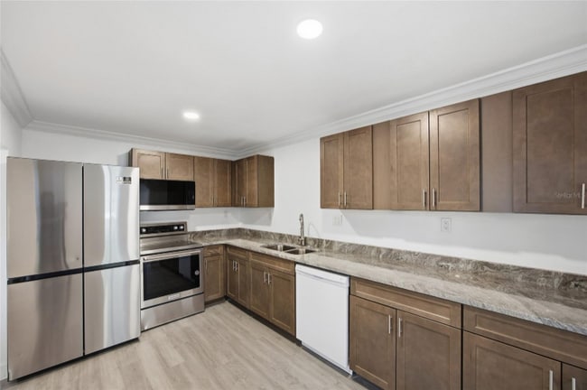 Foto del edificio - 1908 Macomber Ave