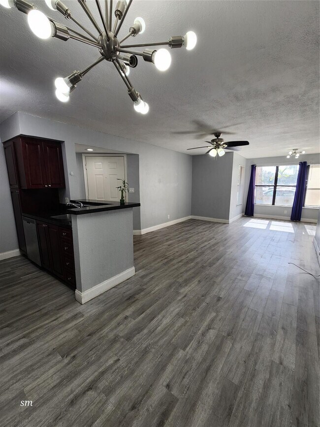 Foto del edificio - 2736 S University Dr