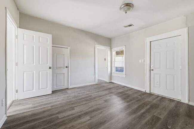 Foto del edificio - 320 Old Pne Hl Rd