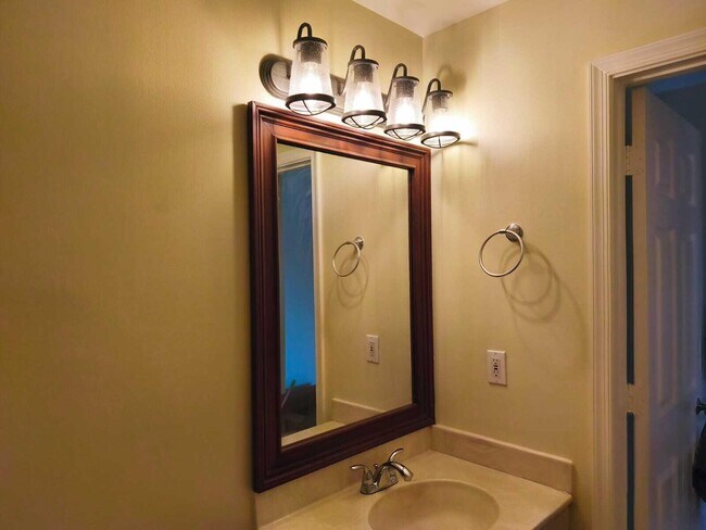 Foto del edificio - 2040 Greenview Shores Blvd