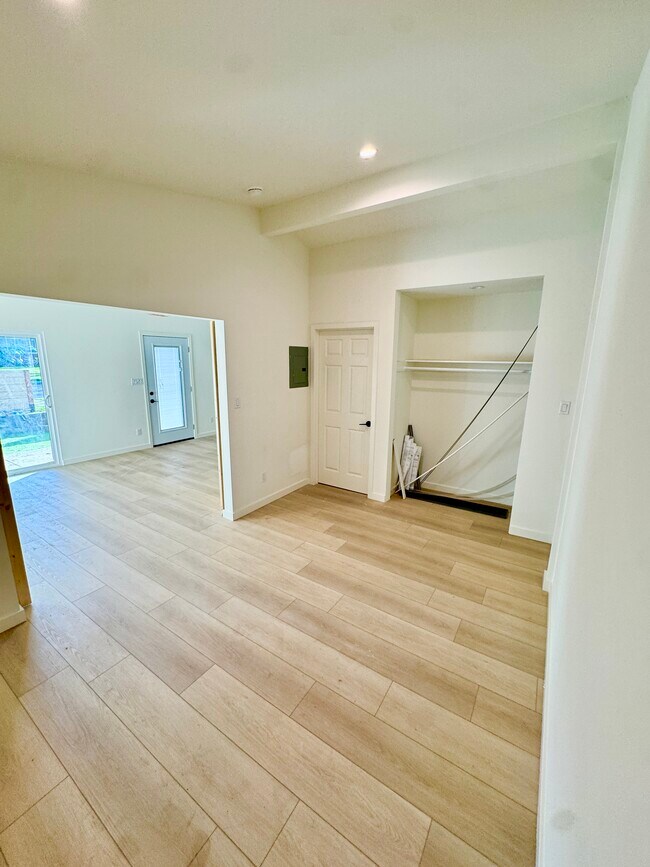 Foto del edificio - 16159 Hartsook St