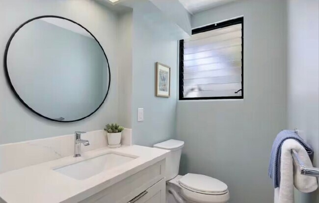 Building Photo - 2710 Kaaha St.