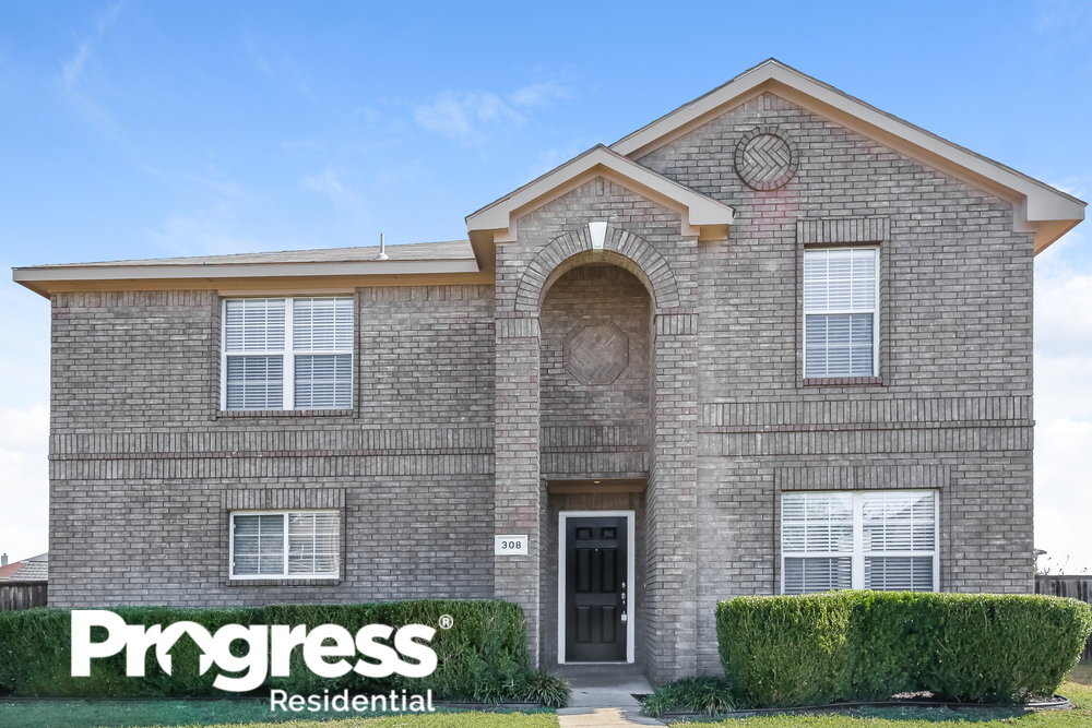 Primary Photo - 308 S Waterford Oaks Dr