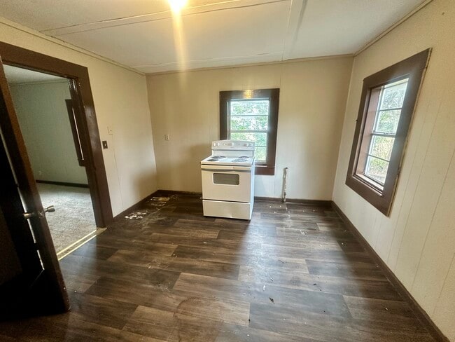 Building Photo - 1119 20th St N