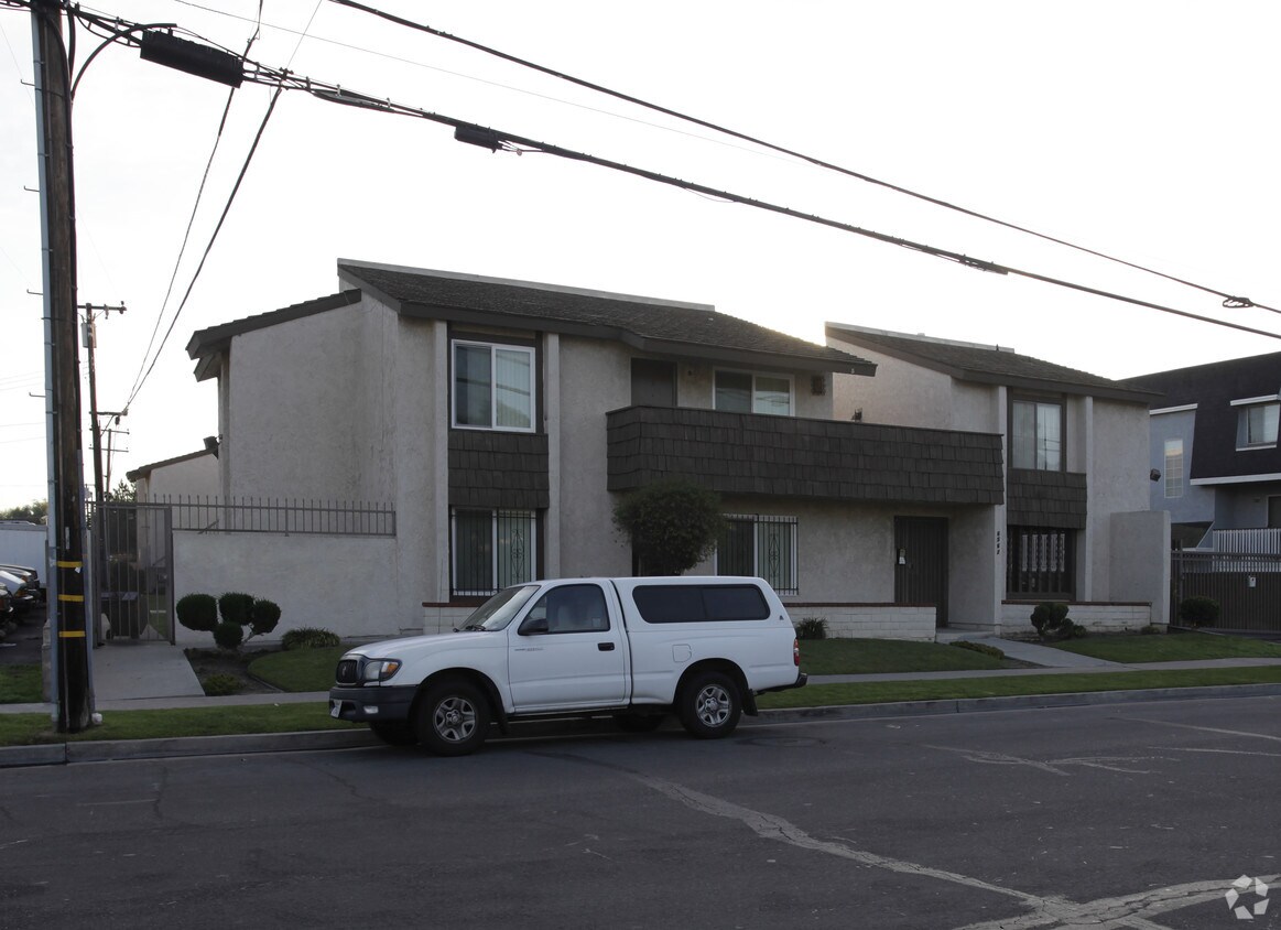 Indiana Apartments Apartments in Buena Park, CA