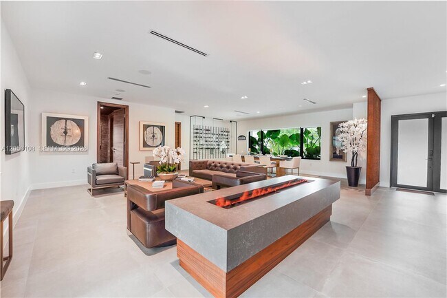 Foto del edificio - 60 Shore Dr W