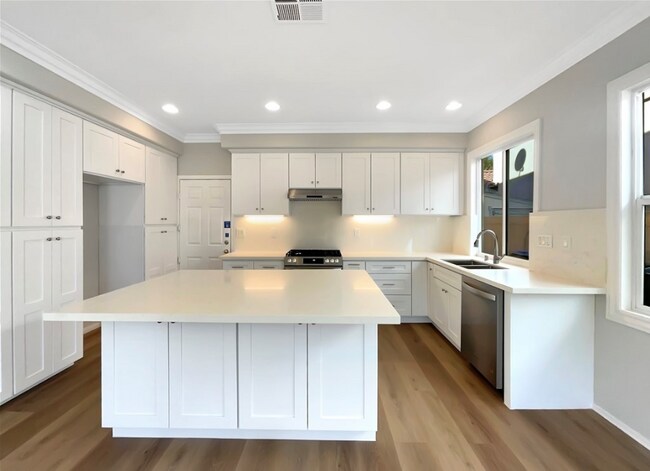 Foto del edificio - 37326 La Lune Ave