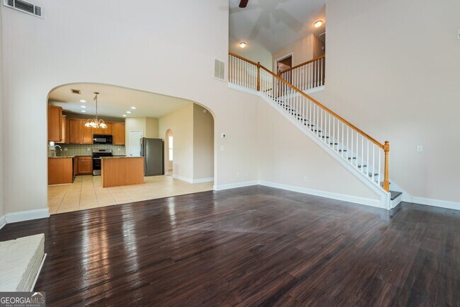 Building Photo - 917 Southfork Dr