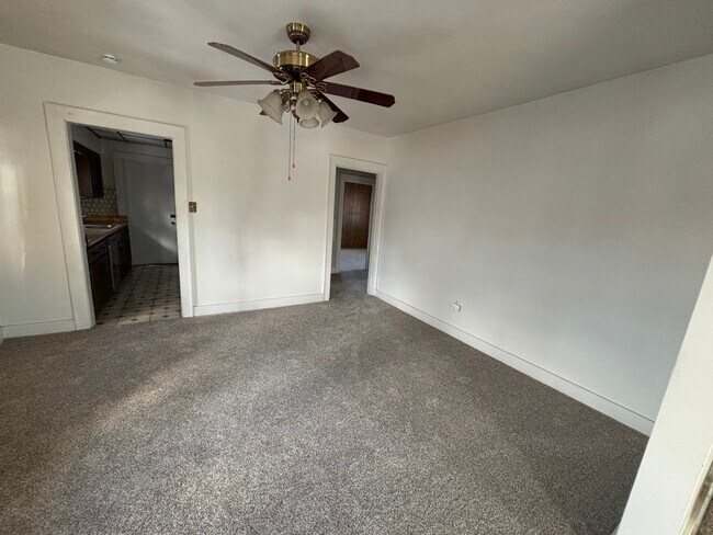 Foto del edificio - 211 Woodlawn Ave