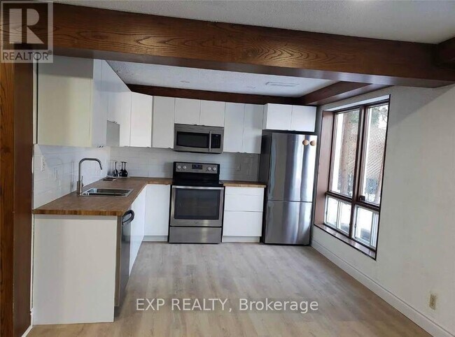 Building Photo - 126 Simonston Blvd