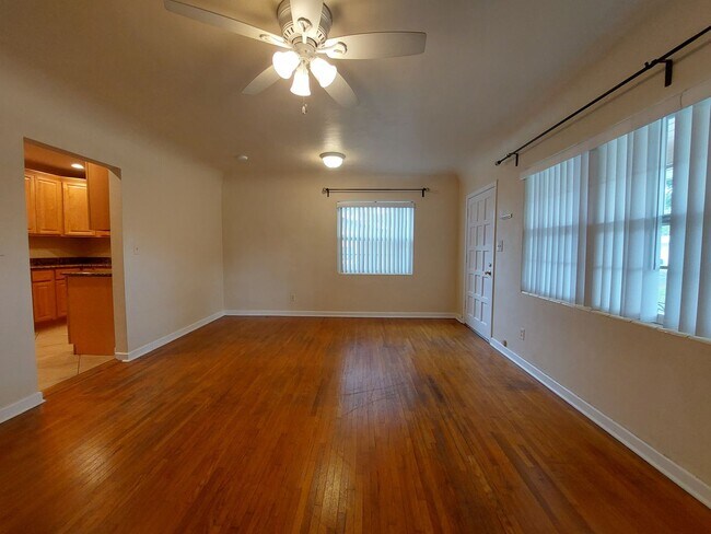 Building Photo - Charming Home in Hollingsworth Area, Near ...