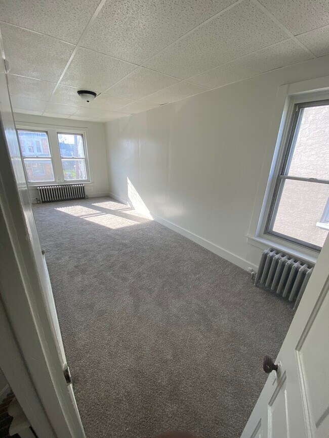 bedroom 2 - 551 S 18th St