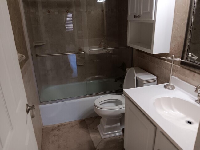 Foto del edificio - 2050 Oleander Blvd