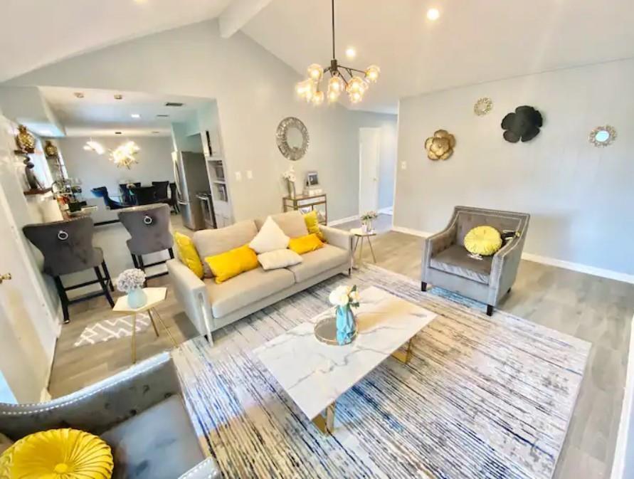 Foto principal - 10831 Vanderford Dr