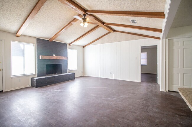 Foto del edificio - Charming 3 Bedroom 2 bathroom house!!