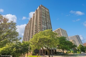 Building Photo - 4170 N Marine Dr