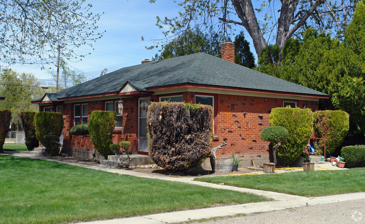Primary Photo - 2710-2722 W Bannock St