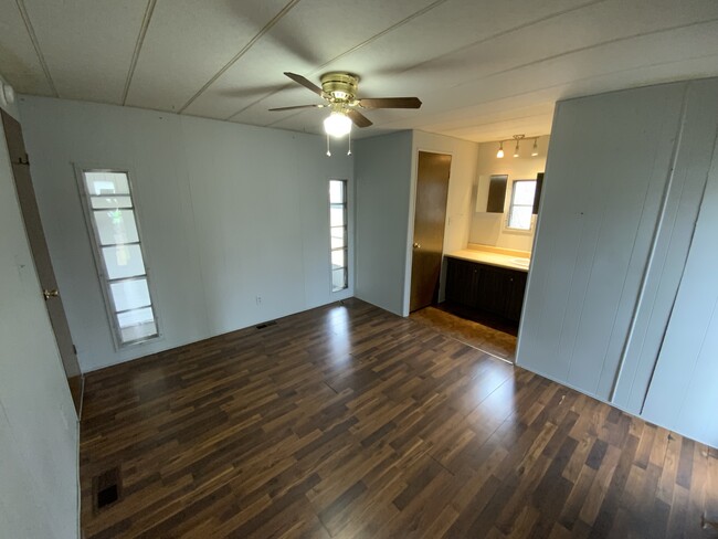 Building Photo - 272 Covert Dr