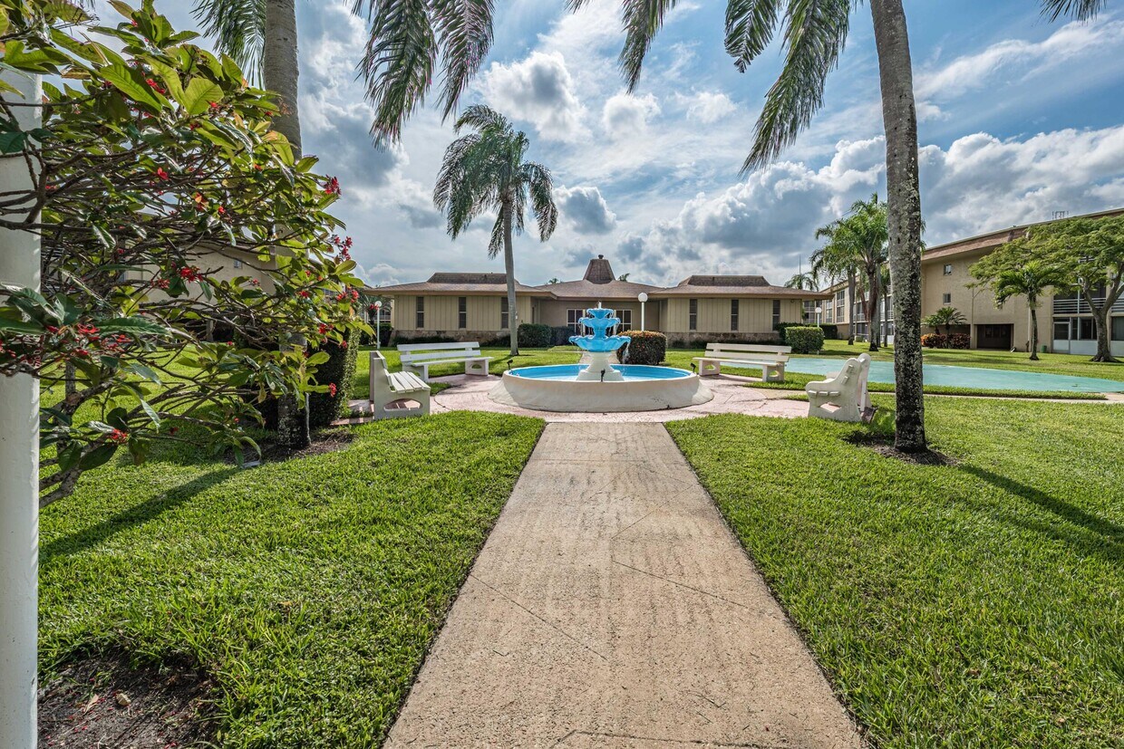 555 Purdy Ln Unit 316, Palm Springs, FL 33461 Condo for Rent in Palm