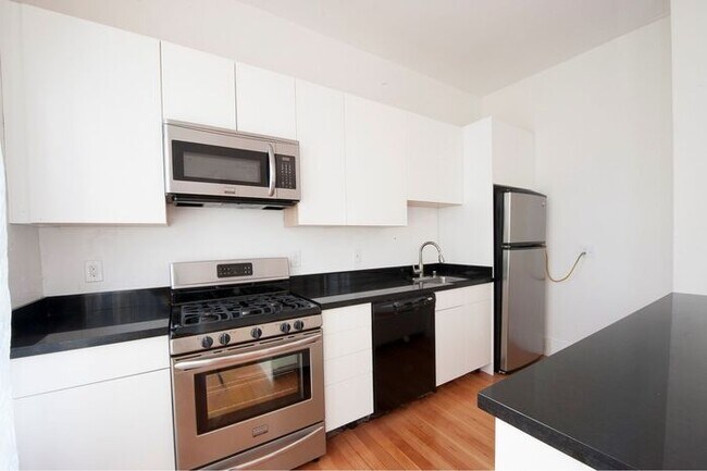 Foto del edificio - 2182 Bush St