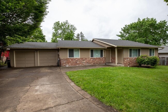 Building Photo - 3542 NE Division St