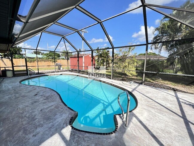 Foto del edificio - Cozy Cape Coral Pool Home – 3 Beds, 2 Bath...