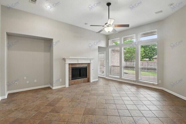 Foto del edificio - 1210 Surrey Ln