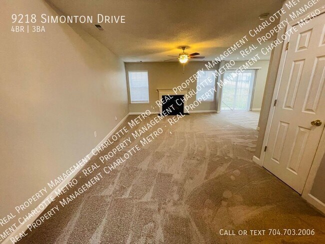 Building Photo - Beautiful, spacious 4 bed 2.5 bath home