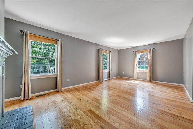Foto del edificio - 104 Southampton Ct