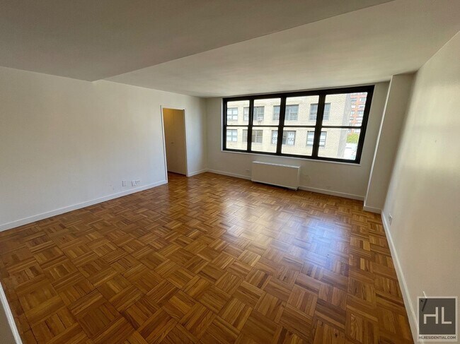 Foto del edificio - EAST 49 STREET