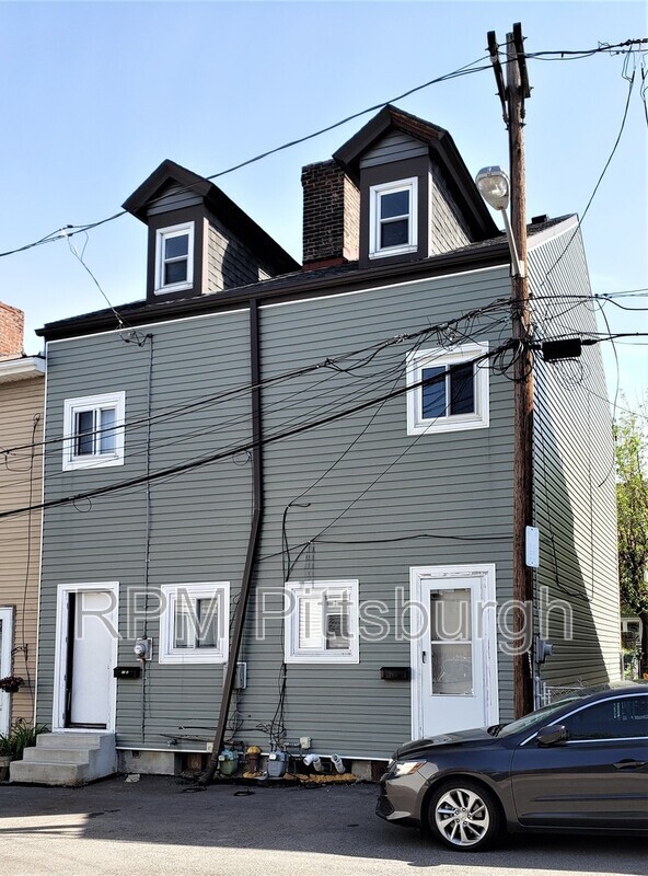 Building Photo - 4554 Rosina Way