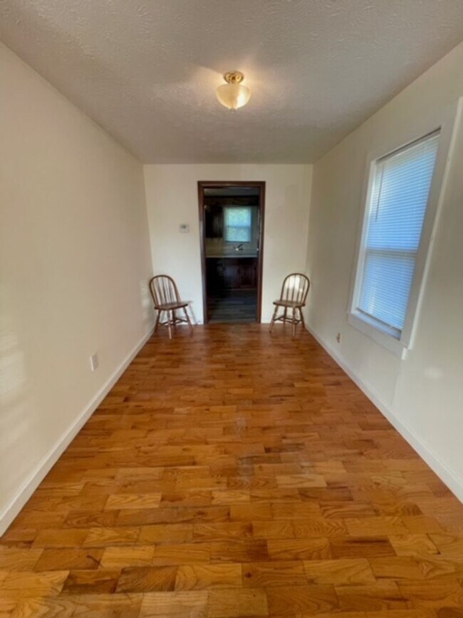 Building Photo - 767 S. PARK AVE. - NO PETS - CALL OFFICE F...