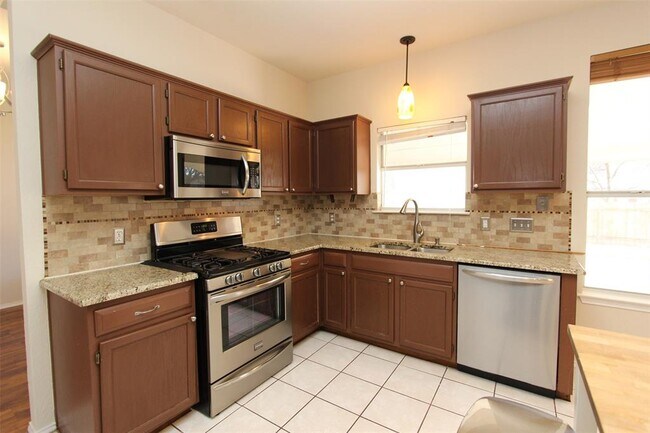 Building Photo - 15321 Ozone Pl