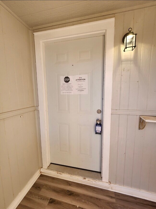 Foto del edificio - Take a look inside! 4 bed 2 bath with 3 car garage