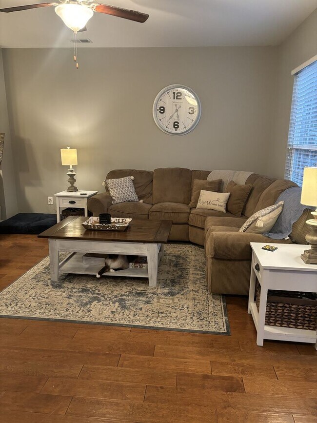 Building Photo - Modern Charm in Liberty Creek School Zone