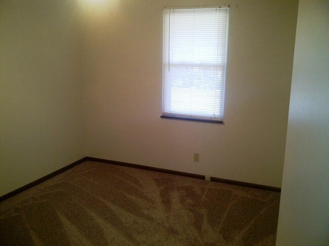 Bedroom - 11423 E 71st St